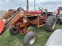 International Farmall 806 w/ international