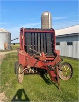 IH 2400B/R Baler, Ready to go to field, Bales 5x5