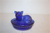 Blue Cat On Round Pet Bed Dish with Lid