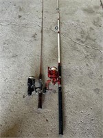 2 Fishing Rods w/ Open Cast Reels