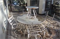 Outdoor Table and Chairs (5)