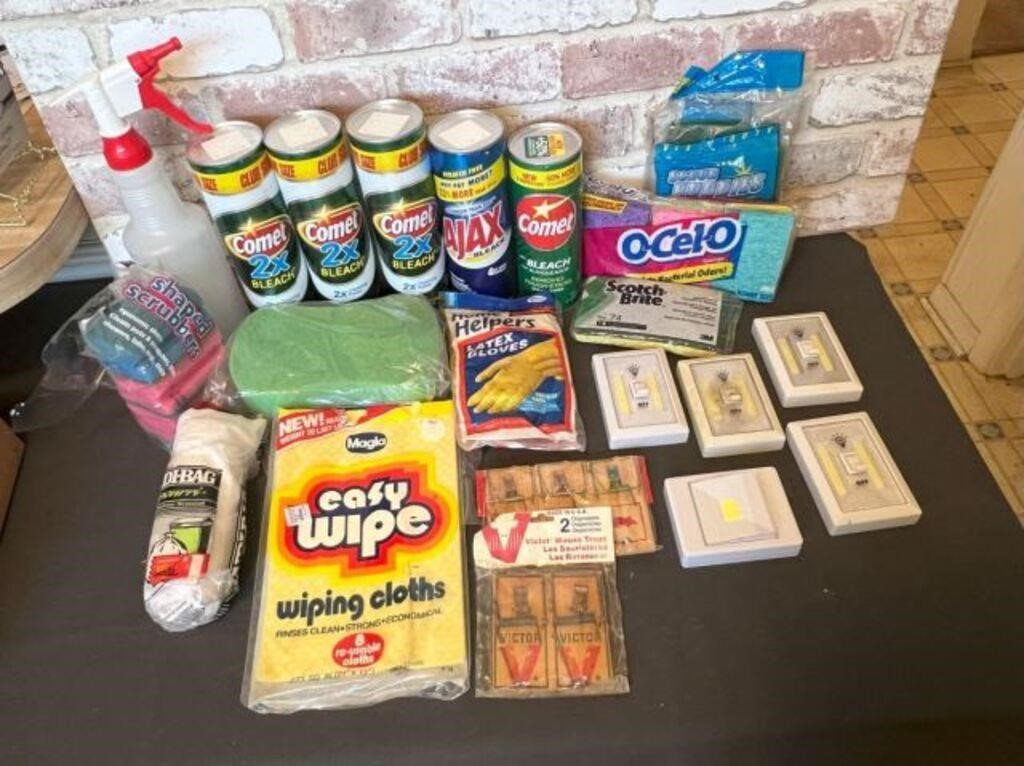 BOX LOT: CLEANING ITEMS - SPONGES, SCRUBBERS,