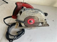 MILWAUKEE CIRCULAR SAW