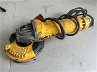 DEWALT ANGLE GRINDER - DWE4214 - 4.5"