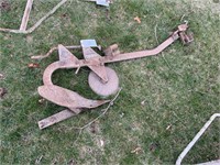 ANTIQUE SINGLE BOTTOM PLOW