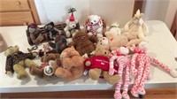 Assorted stuffed animals/Boyd’s bears