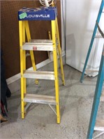 Louisville 4 foot step ladder