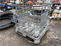 Metal tote cage