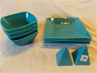 4 square turquoise plates & 4 bowls made in Italy