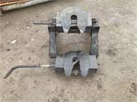 5th wheel hitch with 2 receivers