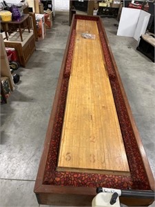 Shuffleboard table