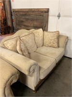 Loveseat with 2 pillows