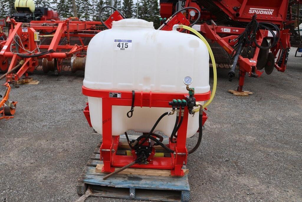 3 PTH SPRAYER WITH 26' BOOM & 160 GALLON TANK