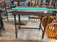 Small stretcher base table