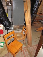 Curtain stretcher and chairs