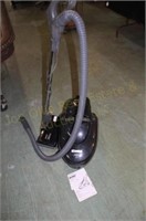 Kenmore Evo Canister Vacuum
