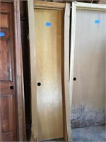 1-6 RH STAINED DOOR W CASING
