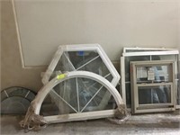 ASSORTMENT OF DECORATIVE WINDOWS