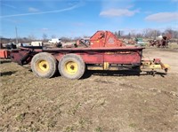 New Holland 679 manure spreader