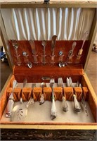 U - LOT OF VINTAGE FLATWARE W/ BOX (L259)