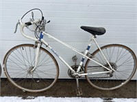 White Raleigh bike