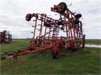 2003 WILRICH 49' QUADX CULTIVATOR, 9" SWEEPS