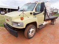 2004 GMC C5500 SINGLE AXLE TRUCK, WITH FLATBED