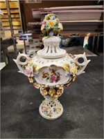 Ceramic vase with cap