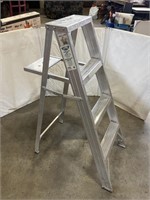 Aluminum Lite step ladder