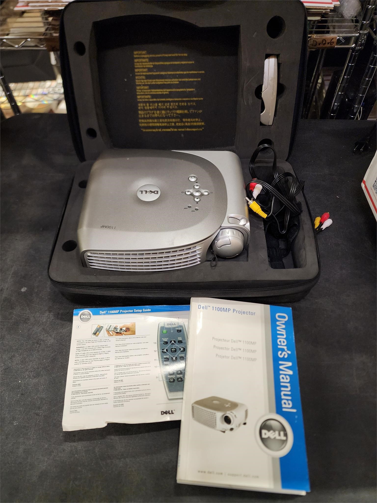 Dell 1100MP projector in case with accessories