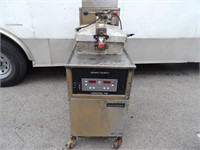 HENNY PENNY 18" DEEP FRYER