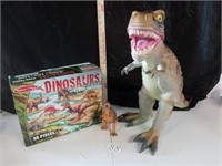 Dinosaur  puzzle and figures