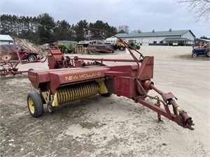 New Holland 273 small square baler