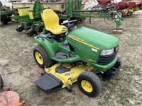 John Deere X485 riding mower