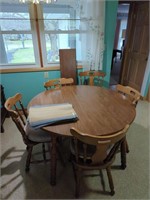 Round/Oval Dining Room Table