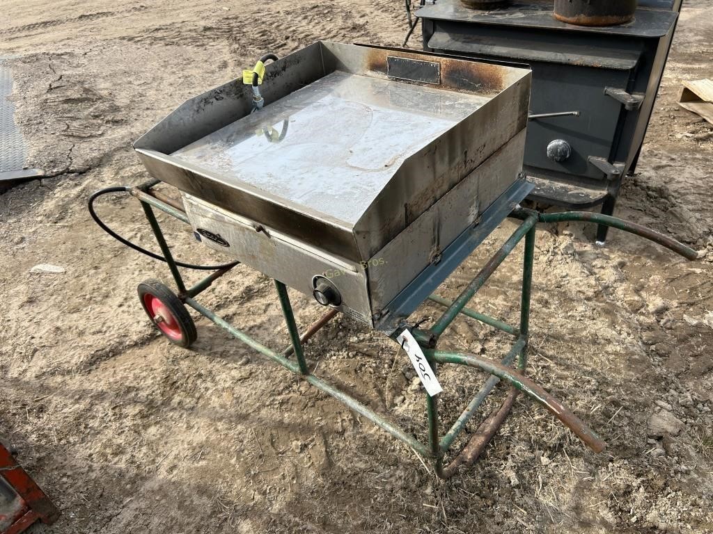 LP gas griddle on cart