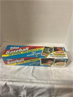 Tops sealed 1992 baseball cards ( complete set)
