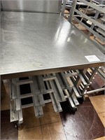 SS TABLE WITH CAN RACK