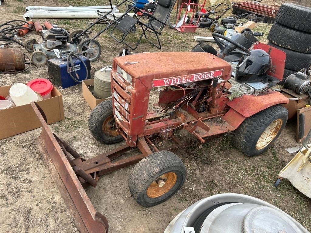 Wheel Horse Lawn Tractor