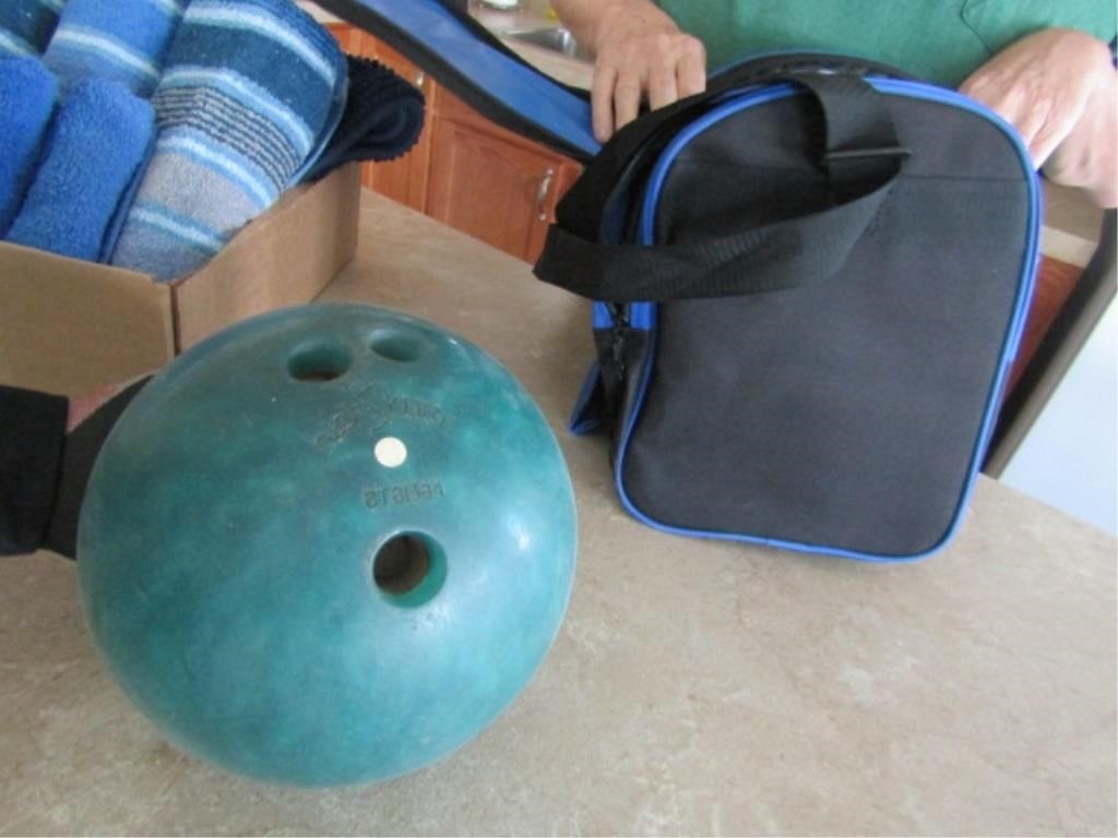 BOWLING BALL WITH BAG (BAG IS NEW)