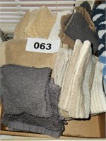 FLAT OF VARIOUS WASH CLOTHES