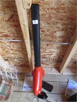 BLACK AND DECKER LEAF BLOWER WITH CHARGER