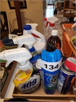 FLAT OF VARIOUS CLEANING SUPPLIES