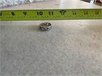 Hollow lace ring