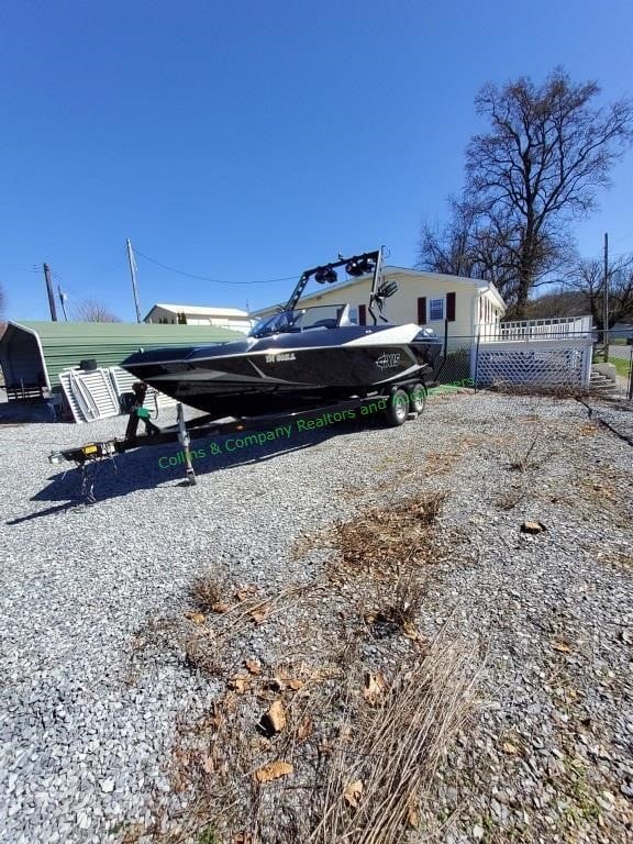 2015 Axis Wake Research A22 Boat.