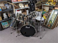 Pearl Forum Series Drum Set