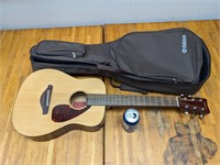Yamaha FG-Junior Acoustic Guitar w/Case