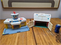 VTG Fisher Price Airport Terminal & Barn