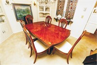 Thomasville Dining Room Table with (2) Leaves and
