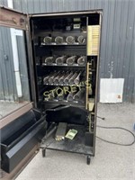 Candy Vending Machine w/ Key - Door Won't